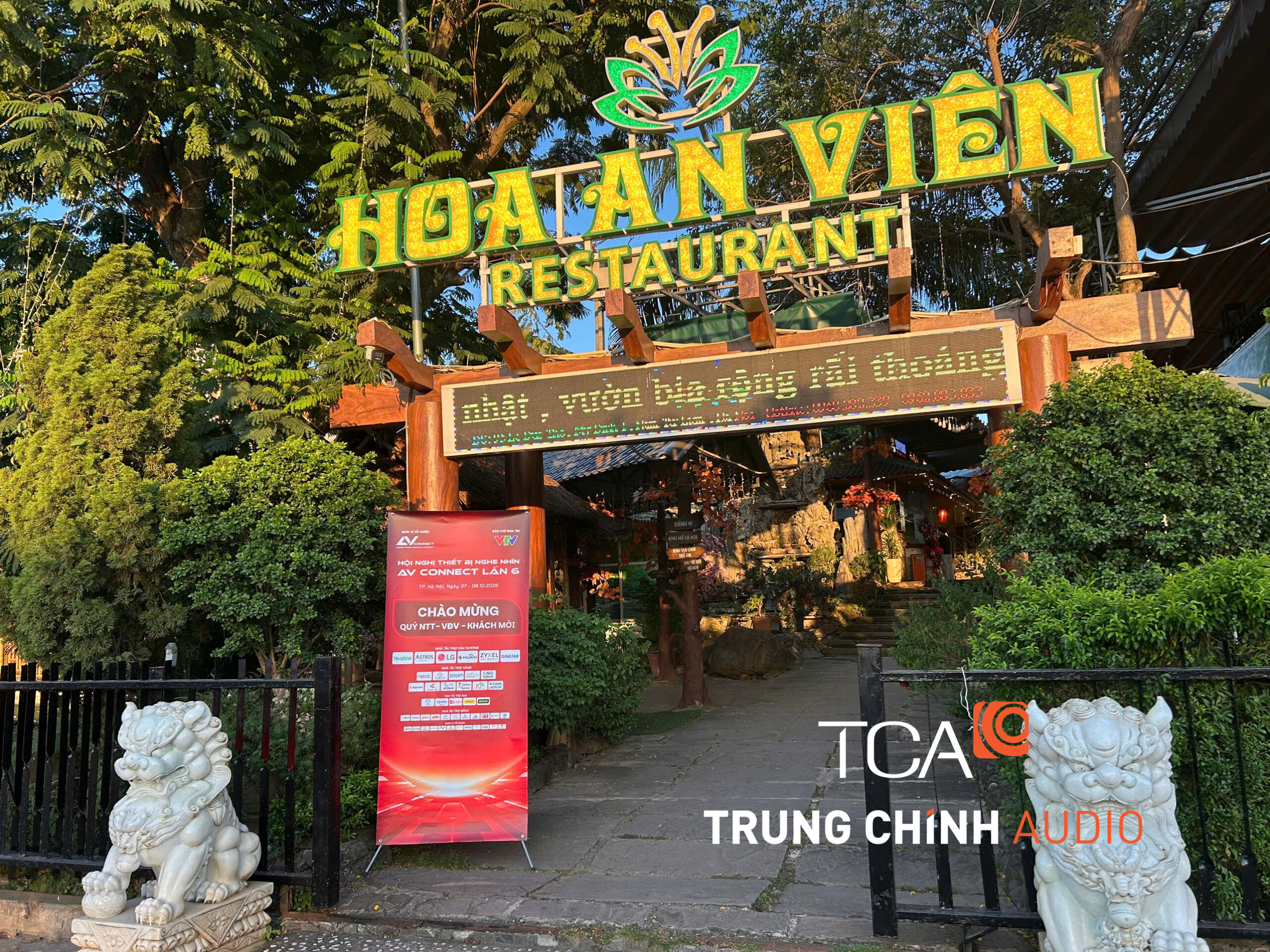 Tiệc giao lưu tổ chức tại nhà hàng Hoa An Viên